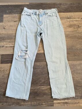 Abercrombie & Fitch Curve Love Low Rise Boyfriend light wash jeans